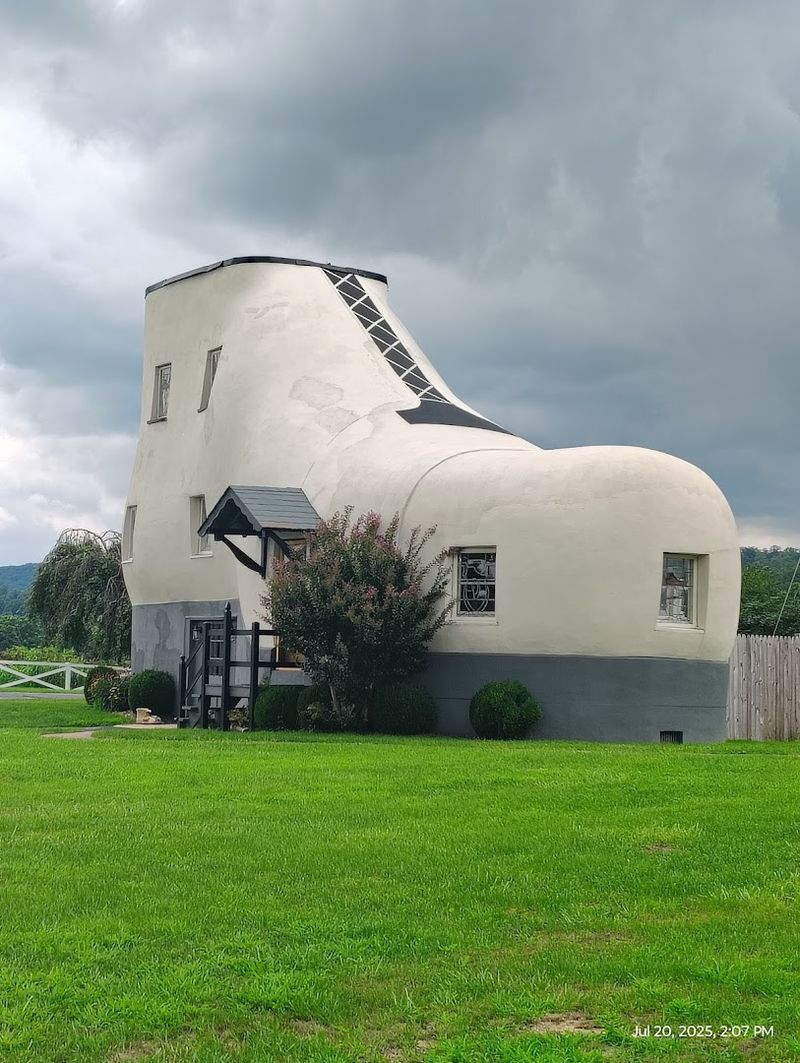 Haines Shoe House, Hallam, Pennsylvania