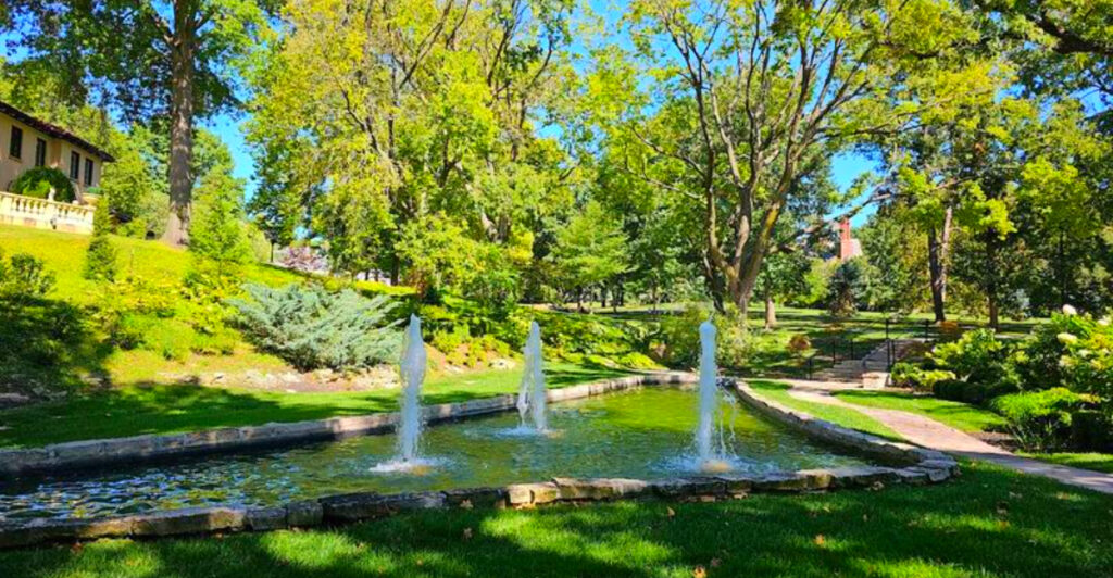 Hidden Below Street Level, This Tiny Kansas Garden Feels Like a Secret Italian Villa