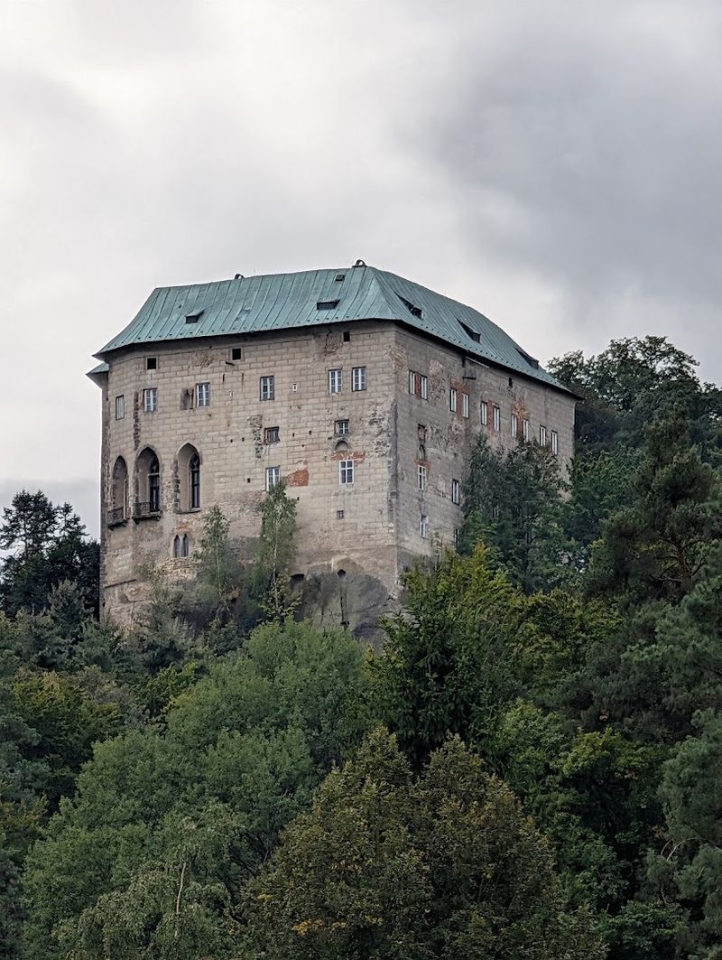 Houska Castle, Blatce, Czech Republic Houska Castle, Blatce, Czech Republic