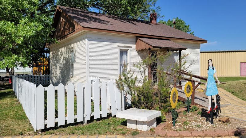 How a Kansas Insurance Salesman Put Dorothy on the Map