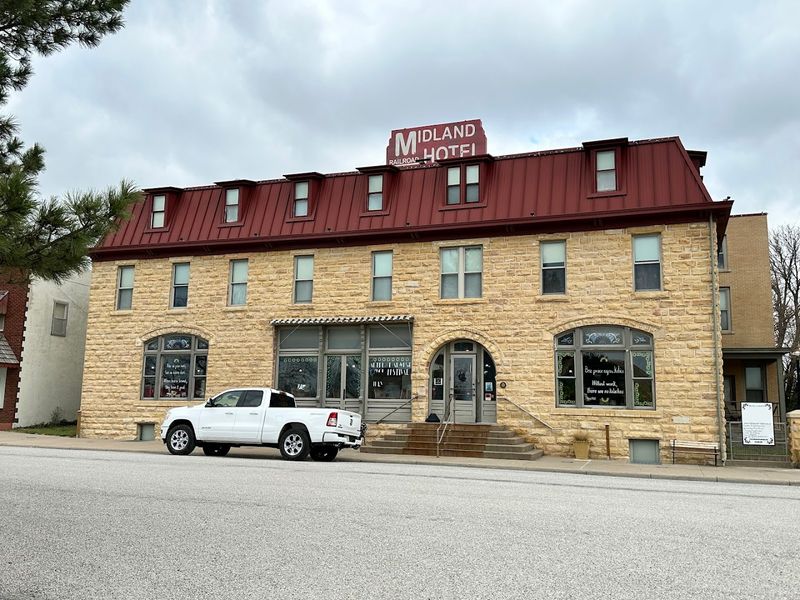 How the Great Depression Turned This Hotel Into a Chicken Farm How the Great Depression Turned This Hotel Into a Chicken Farm