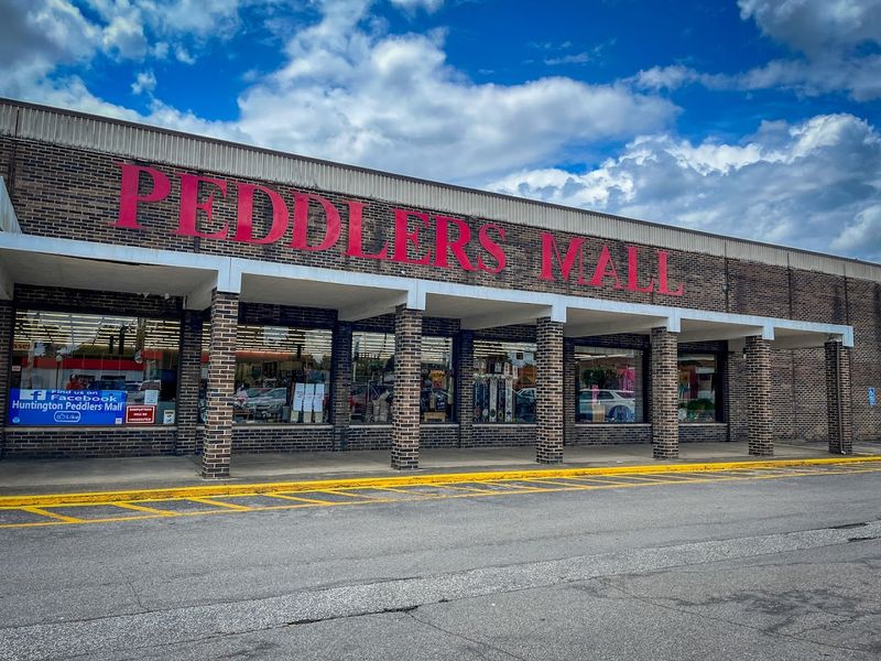 Huntington Peddlers Mall, Huntington, West Virginia Huntington Peddlers Mall, Huntington, West Virginia