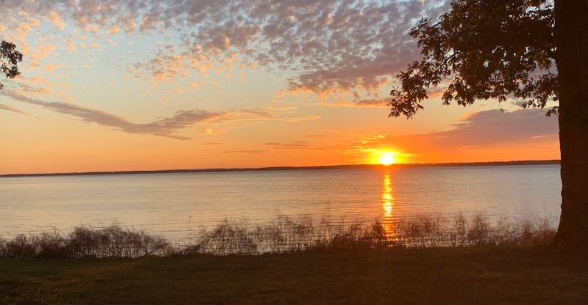 Illinois State Park Gives Visitors Front-Row Access to One of the State’s Top Water Adventure Spots