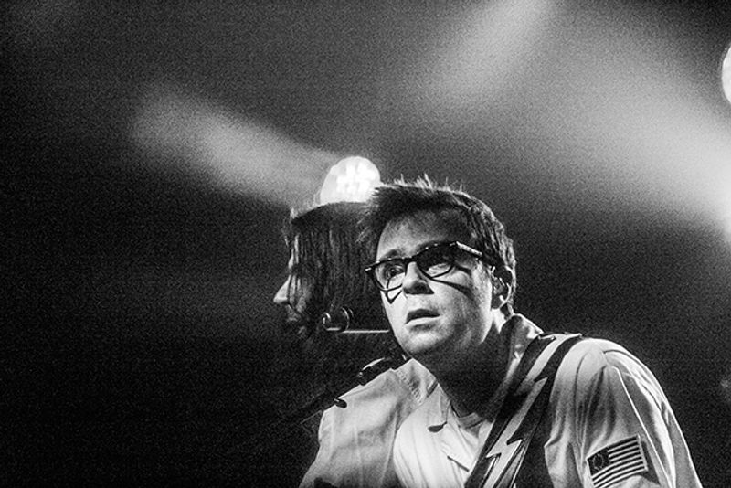 Island in the Sun – Weezer (2001)