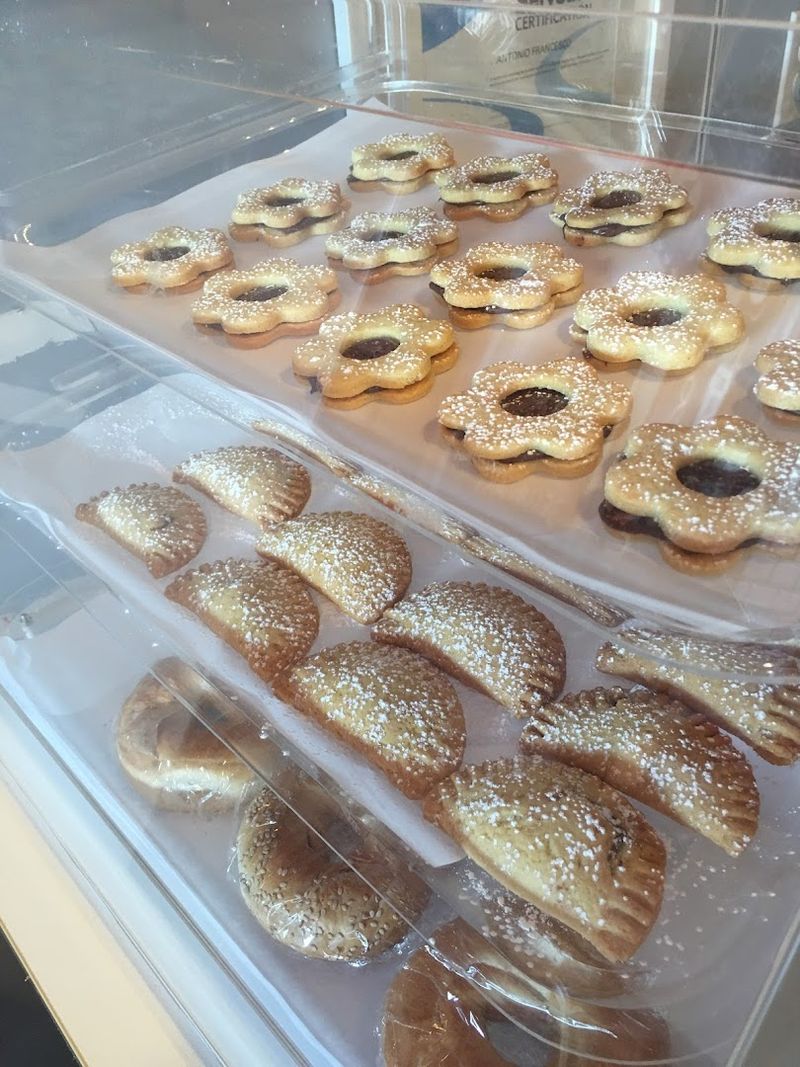 Italian Pastries and Sweets Worth the Stop Alone Italian Pastries and Sweets Worth the Stop Alone