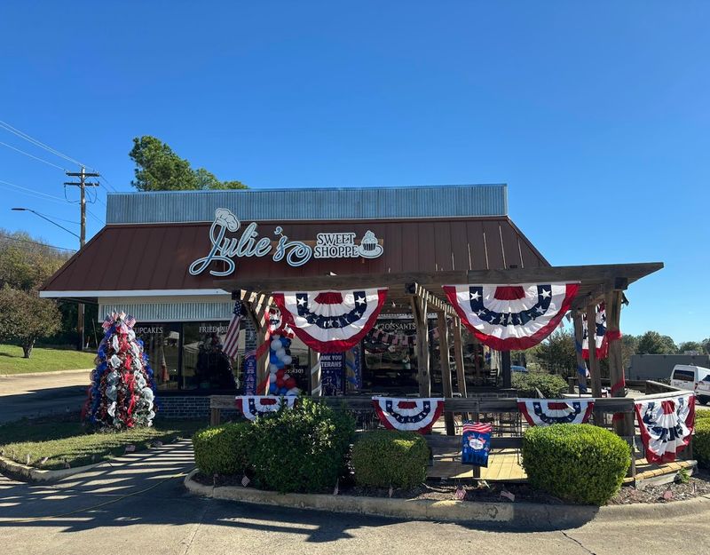 Julie's Sweet Shoppe & Bakery, Conway, Arkansas Julie's Sweet Shoppe & Bakery, Conway, Arkansas