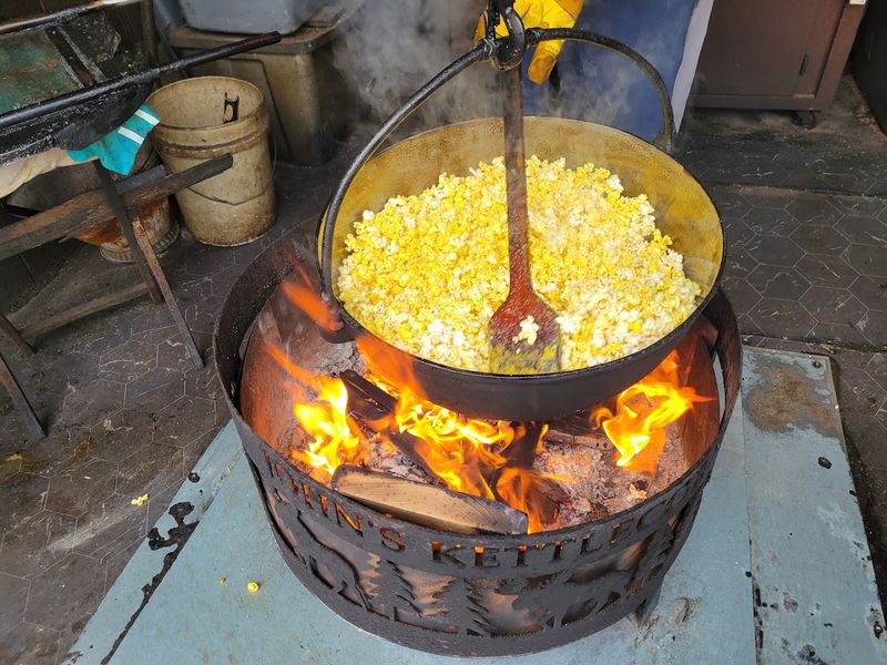 Kettle Popcorn Over an Open Fire Kettle Popcorn Over an Open Fire