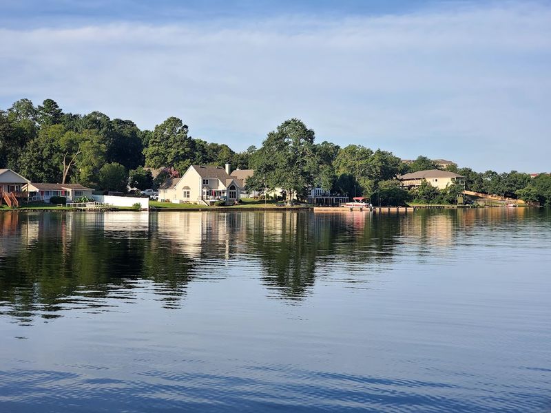Lake Hamilton, Hot Springs, Arkansas Lake Hamilton, Hot Springs, Arkansas
