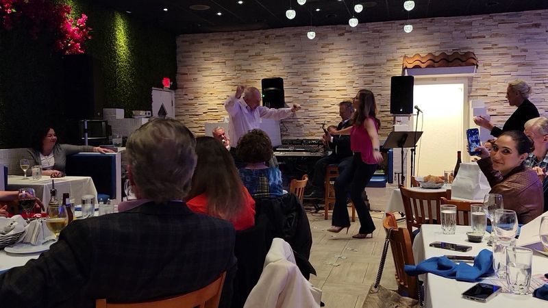 Live Greek Music Nights: When the Restaurant Comes Alive Live Greek Music Nights: When the Restaurant Comes Alive