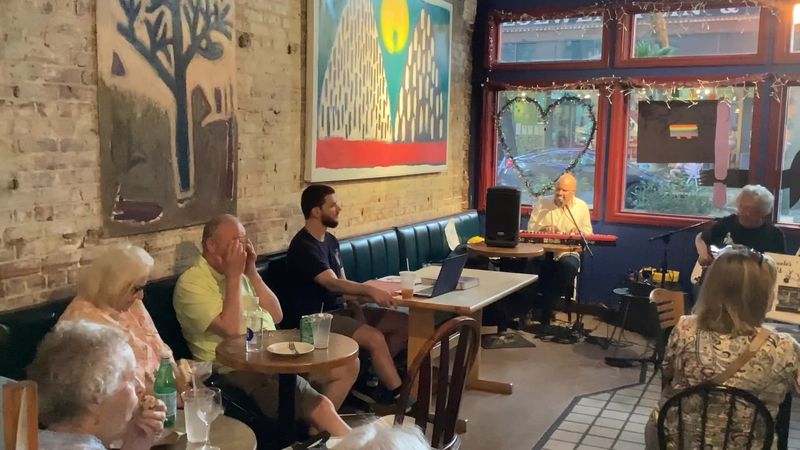 Live Music, Open Mics, and the Sounds of the Weekend Live Music, Open Mics, and the Sounds of the Weekend