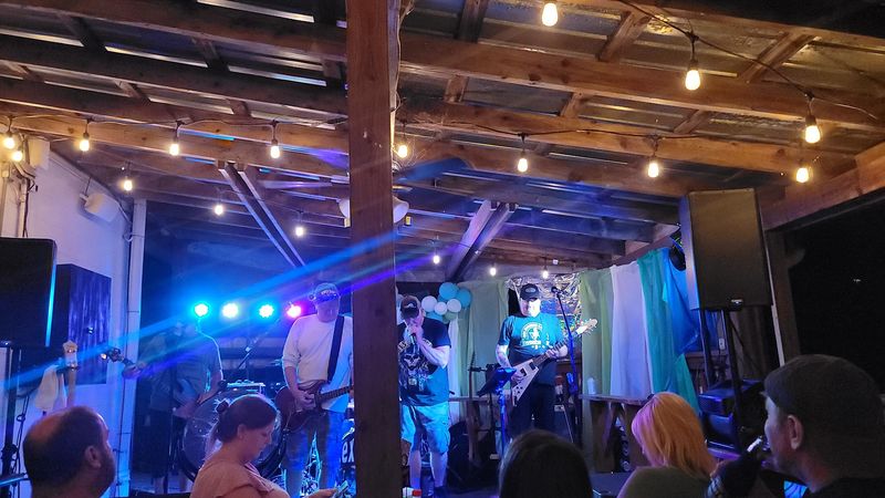 Live Music and Weekend Energy
