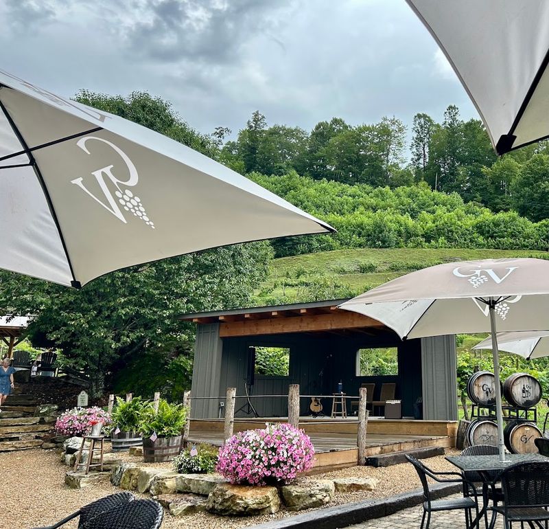 Live Music and the Outdoor Atmosphere