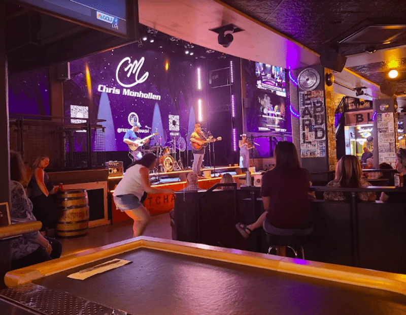 Live Music in a Pub That Does Not Need It