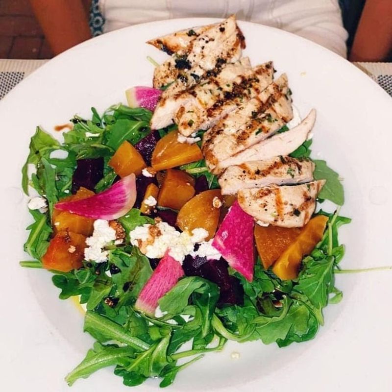 Locally Sourced Ingredients and the Farm-to-Table Commitment