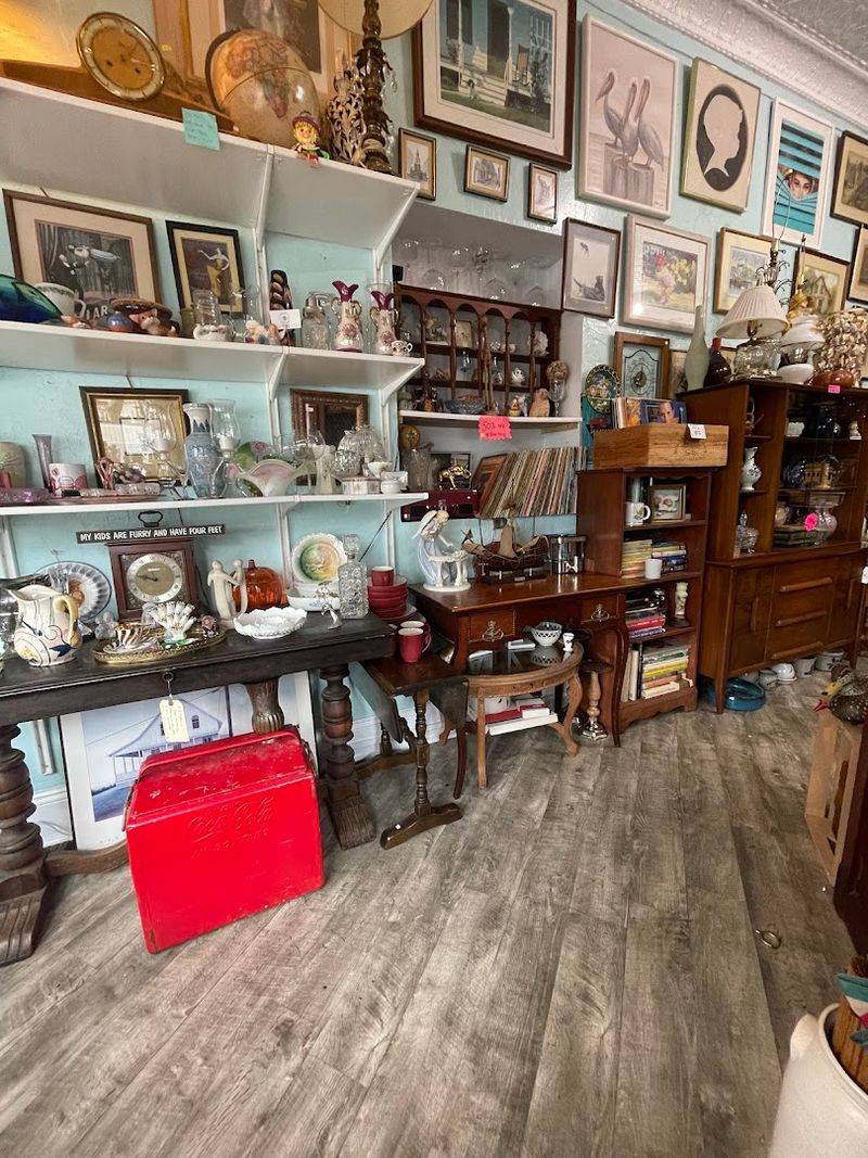 Lost and Found Vintage (Royal Oak) Lost and Found Vintage (Royal Oak)