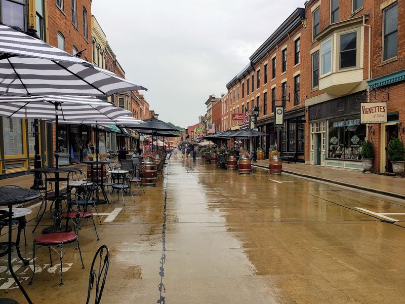 Main Street Magic: Shopping, Architecture, and Small-Town Energy Main Street Magic: Shopping, Architecture, and Small-Town Energy