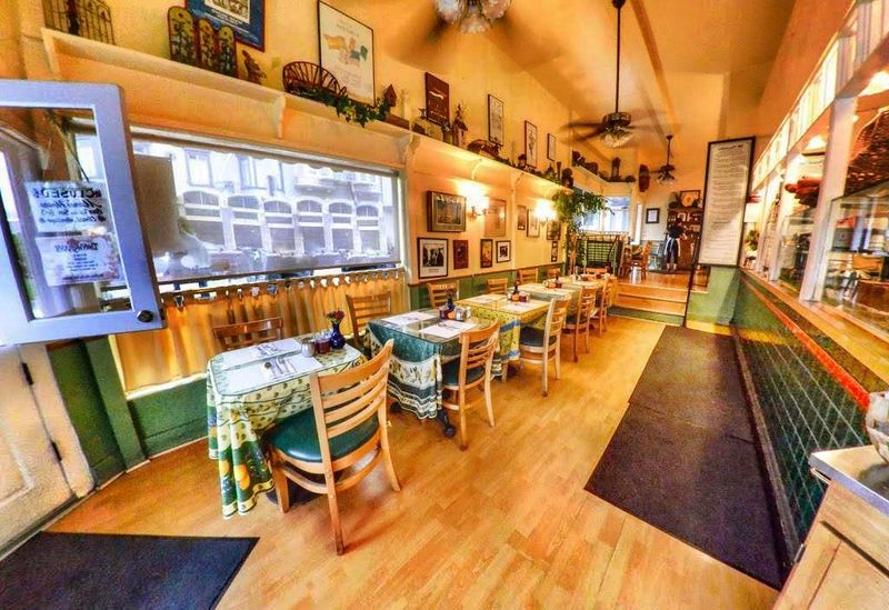 Mama's on Washington Square (Indianapolis, Indiana)