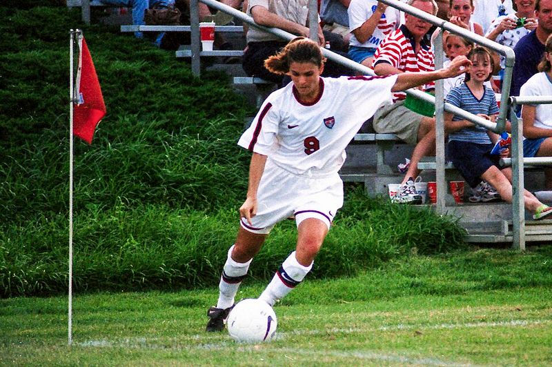 Mia Hamm: The Soccer Pioneer Who Inspired a Generation Mia Hamm: The Soccer Pioneer Who Inspired a Generation