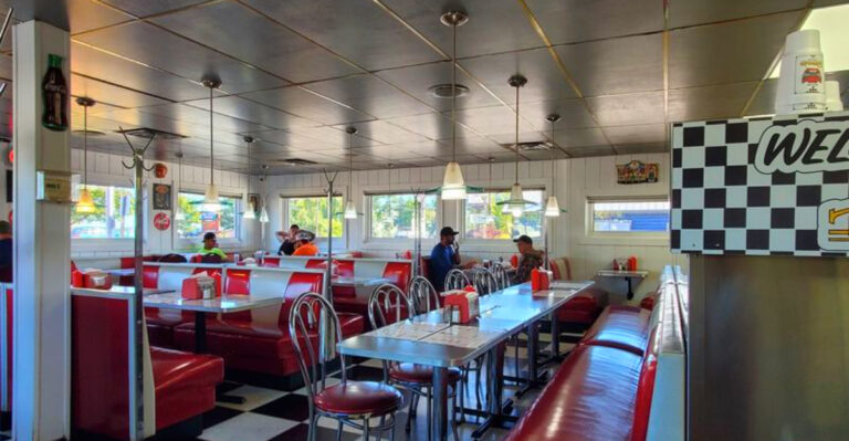 Michigan’s Most Charming Roadside Eatery Is Drawing Food Lovers from Across the State