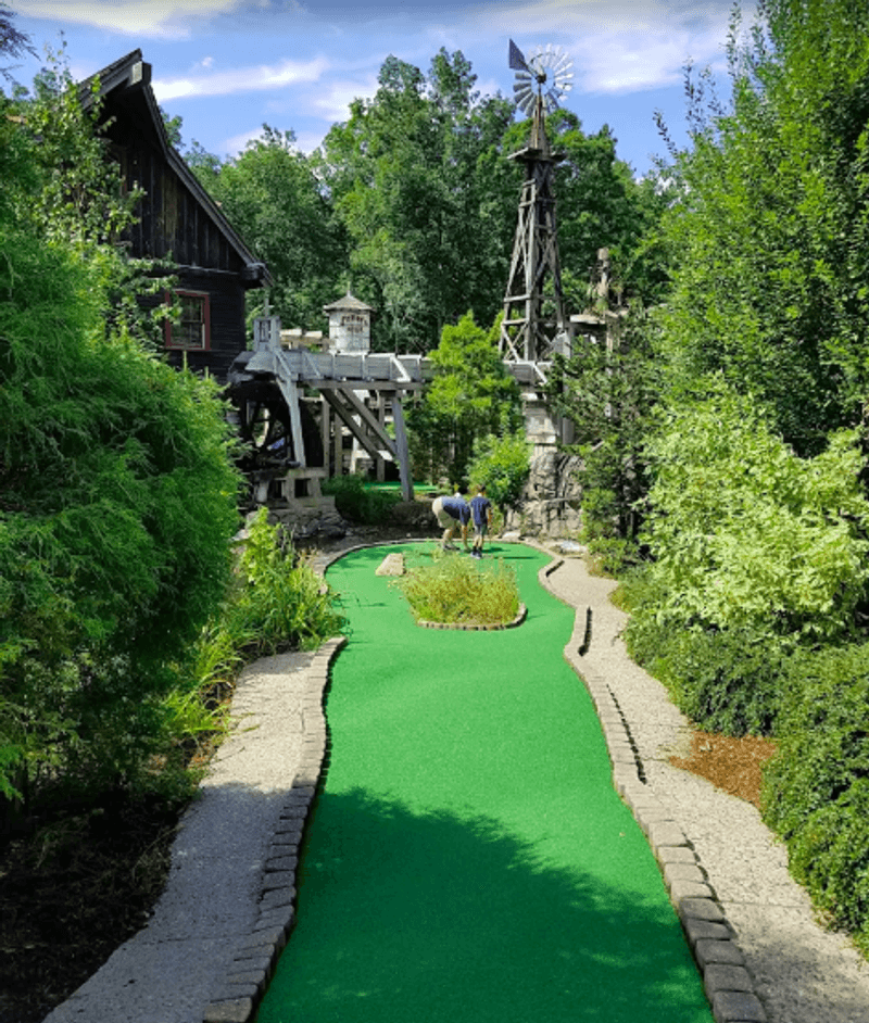 Mini Golf With More Challenge Than You Might Expect Mini Golf With More Challenge Than You Might Expect