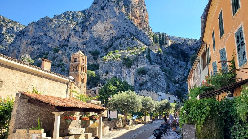 Moustiers-Sainte-Marie — Provence-Alpes-Cote d'Azur