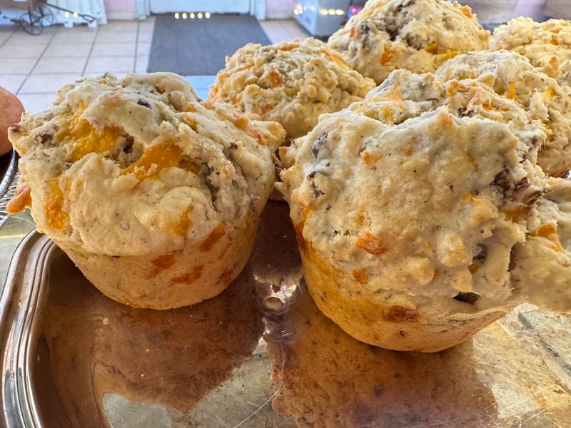 Muffins, Donuts, and Everyday Treats Muffins, Donuts, and Everyday Treats