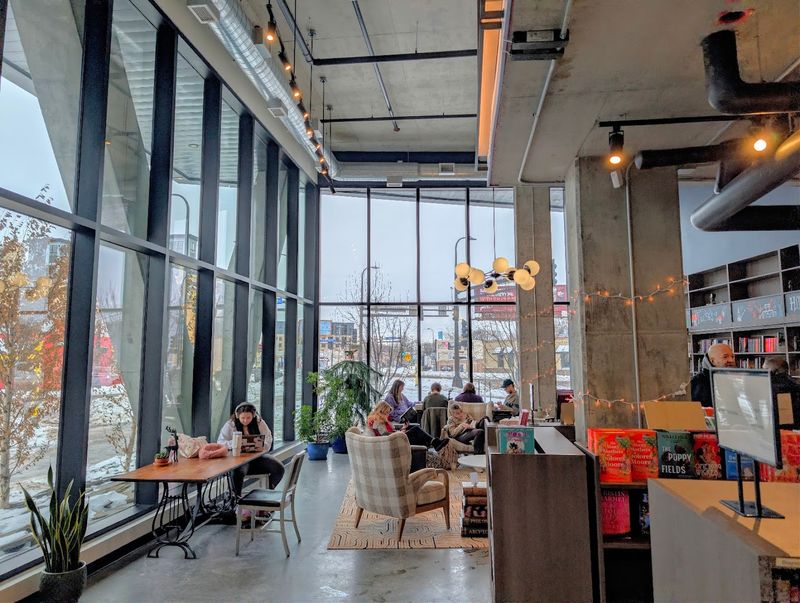 Natural Light and an Atmosphere Built for Lingering Natural Light and an Atmosphere Built for Lingering