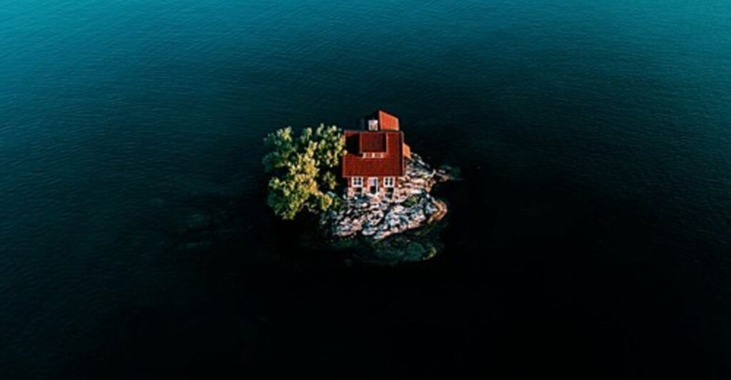 No Crowds, No Neighbors: The World’s 12 Loneliest Houses