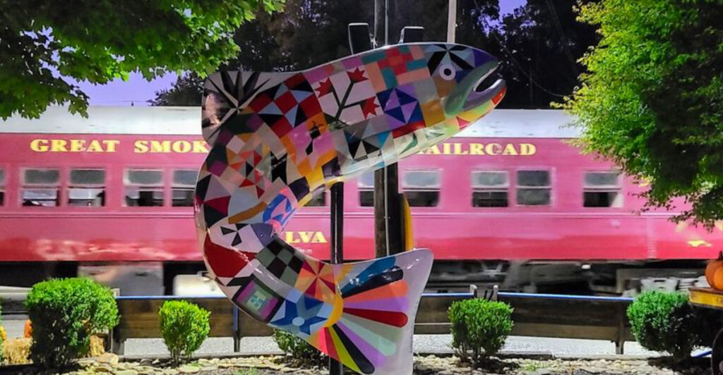 North Carolina Mountain Town Famous for Scenic Train Rides Draws Visitors From Across the Country