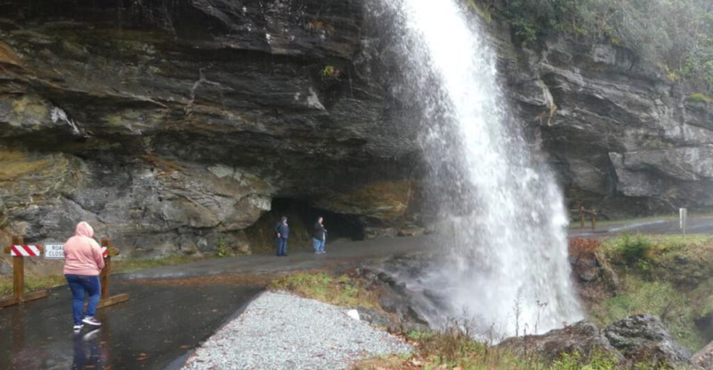 North Carolina Waterfall Famous for Its Curtain-Like Cascade Remains a Bucket-List Destination
