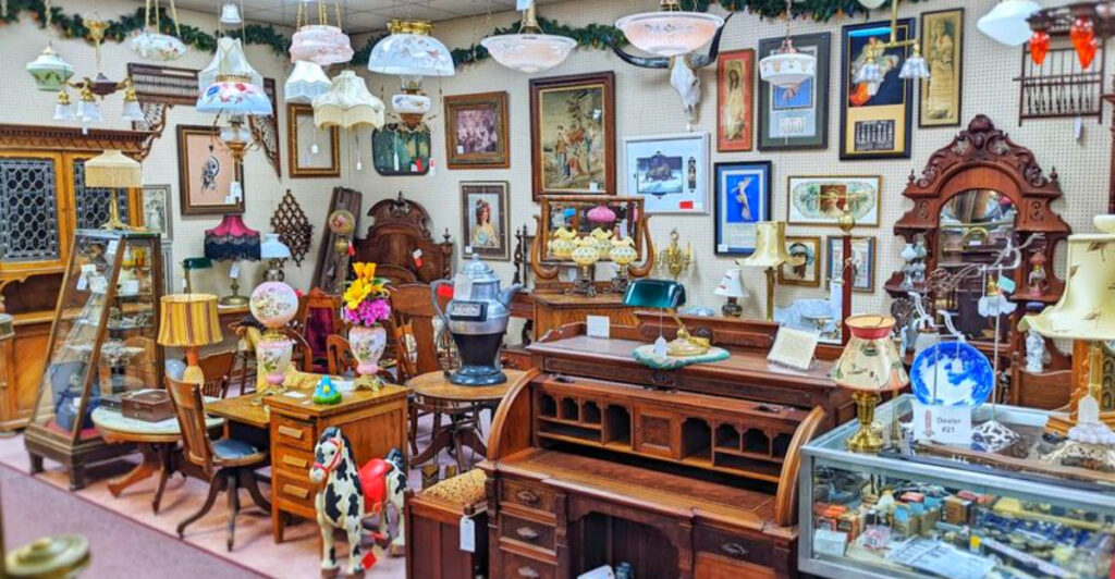 One of Oklahoma’s Largest Antique Malls Is a Wonderland of Hidden Gems and Unexpected Finds
