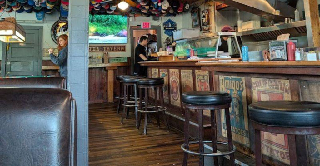 Oregon’s Legendary Burger Tavern Has Been Drawing Crowds Since Prohibition Ended in 1933