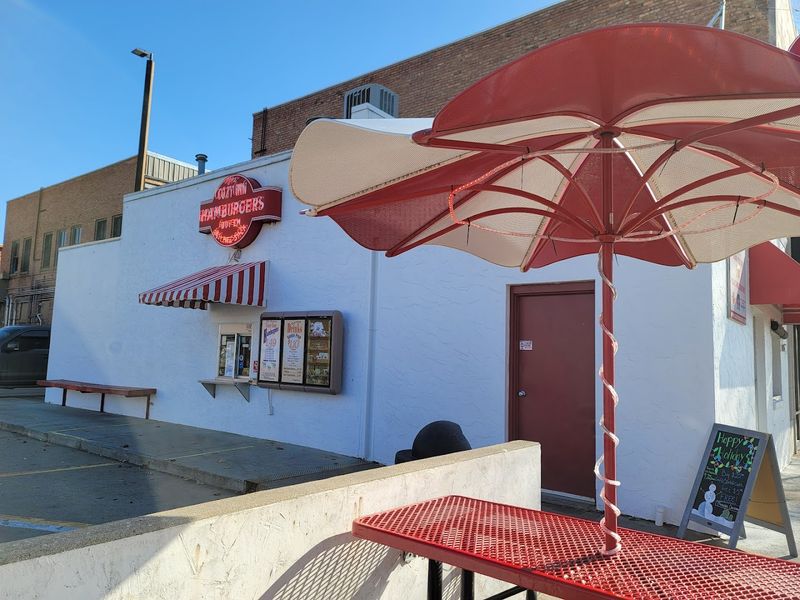 Outdoor Seating and the Walk-Up Window Experience
