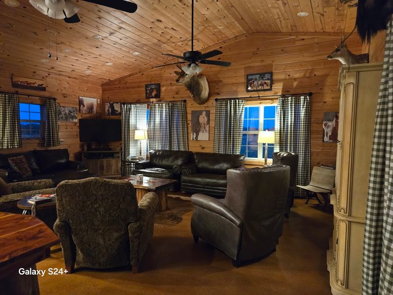 Overnight at the Lodge: Western Comfort Without Roughing It