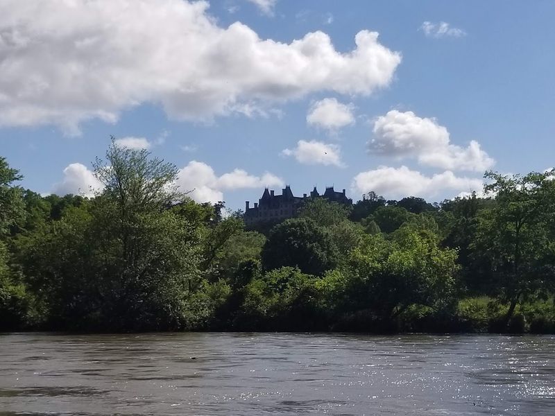 Paddling Past the Biltmore Estate Paddling Past the Biltmore Estate