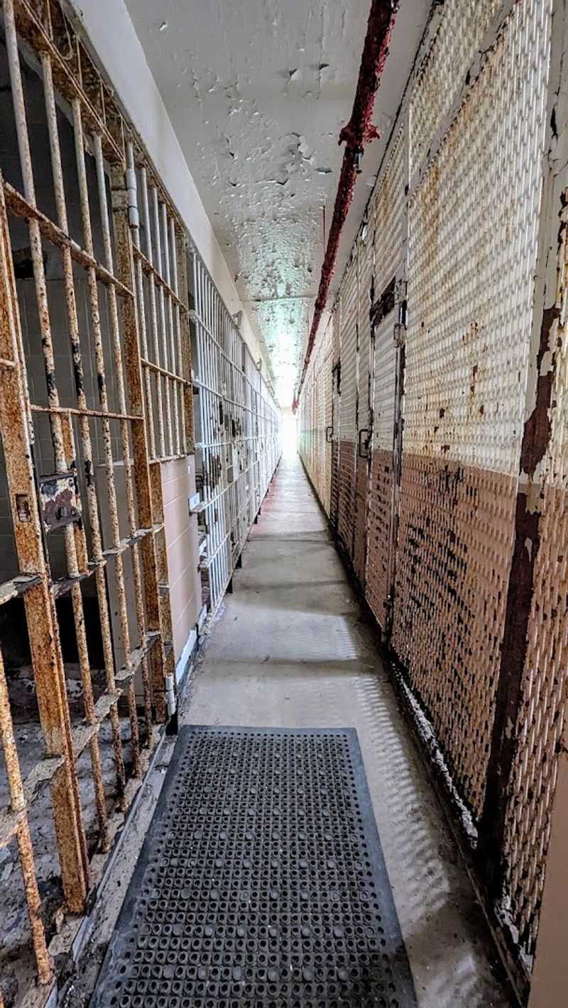 Paranormal Tours: When the Lights Go Out Paranormal Tours: When the Lights Go Out