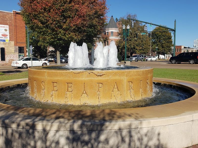 Paris, Tennessee