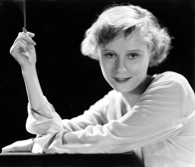 Peg Entwistle: The Actress Reduced to a Hollywood Legend Peg Entwistle: The Actress Reduced to a Hollywood Legend