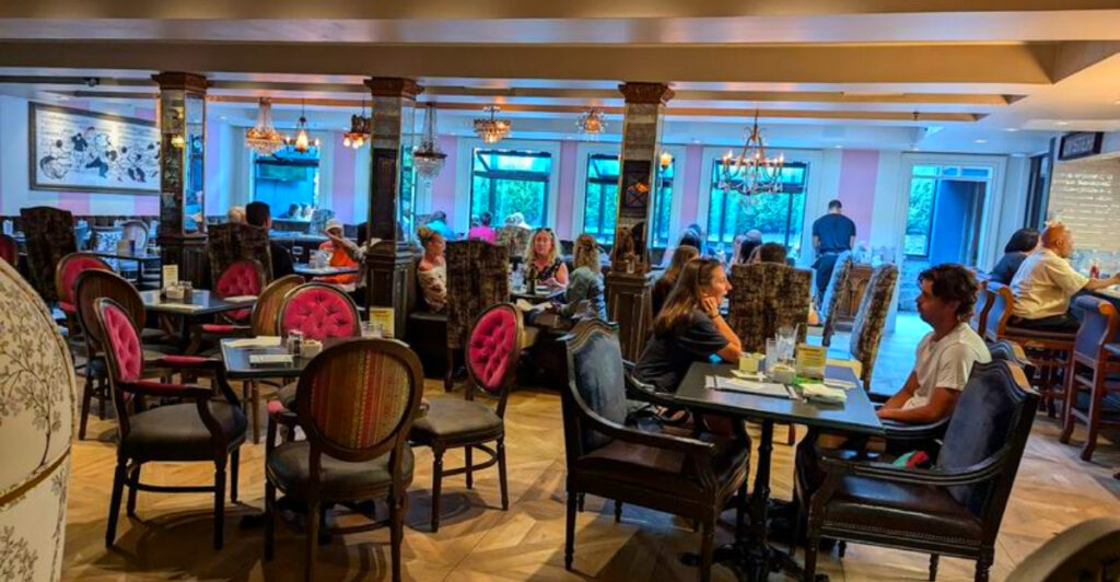 Penn State Crowds Keep Filling This State College Restaurant for Fresh Oysters, Live Piano Music, and One Legendary Burger