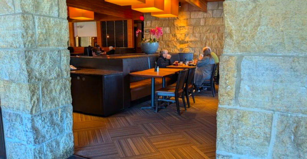 People Drive Hours for the Seafood, Steaks, and Key Lime Pie at This Springfield Favorite