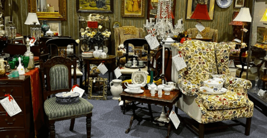 People Stop Off I-65 For This Huge Indiana Antique Destination