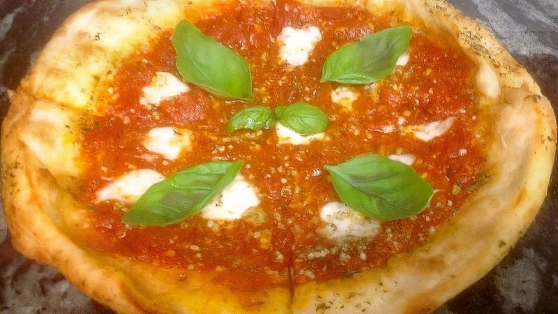 Pizza That Made a Lifelong Pizza Lover Stop and Stare Pizza That Made a Lifelong Pizza Lover Stop and Stare