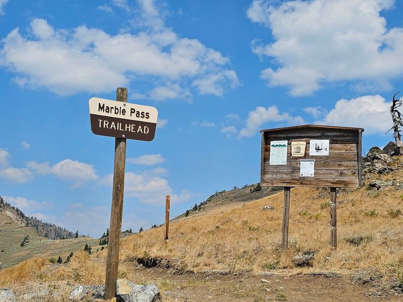 Planning Your Visit: Practical Tips for the Drive and Hike