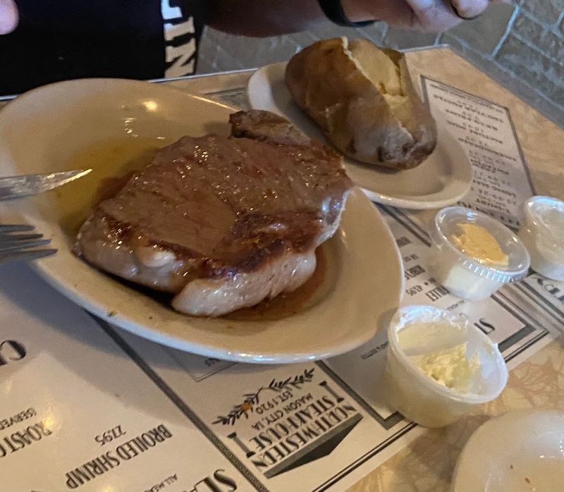 Prime Rib Nights: A Special Occasion All on Its Own Prime Rib Nights: A Special Occasion All on Its Own