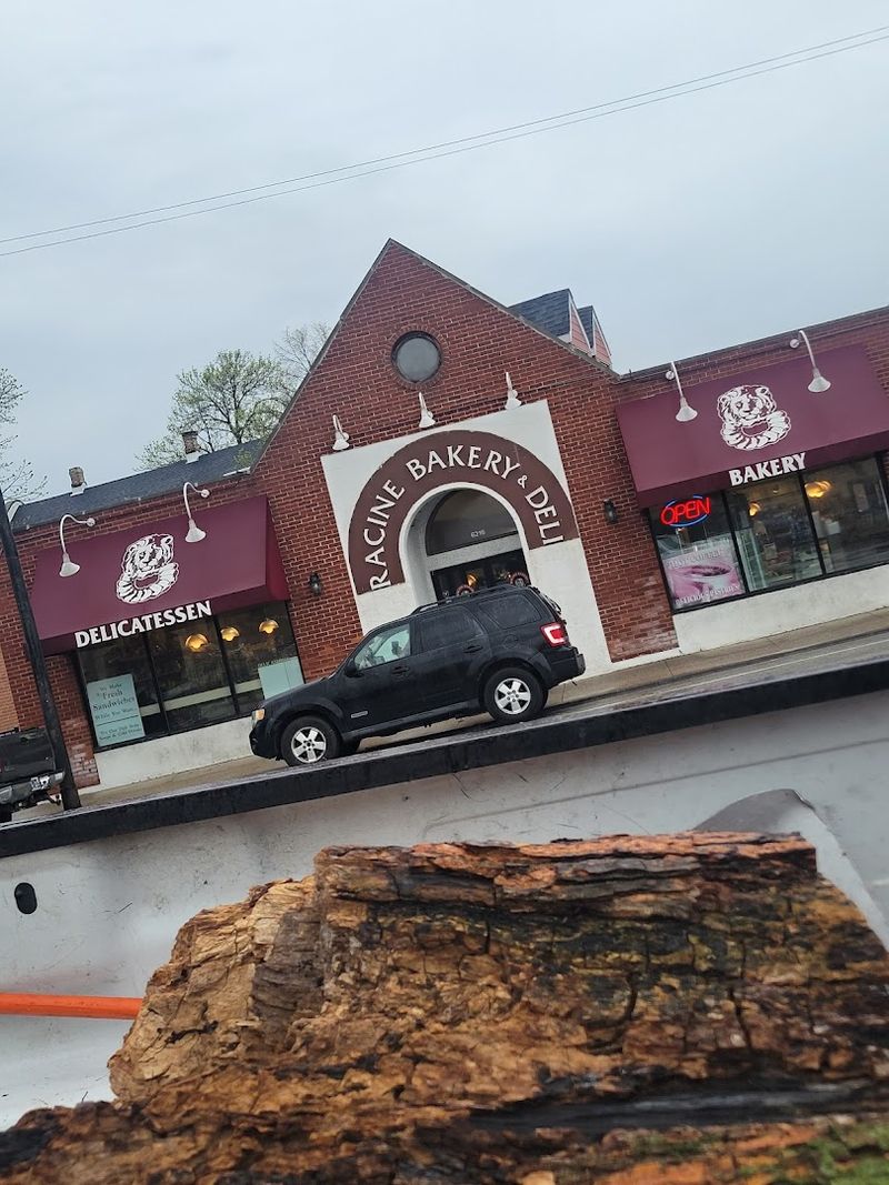 Racine Bakery — Chicago, Illinois