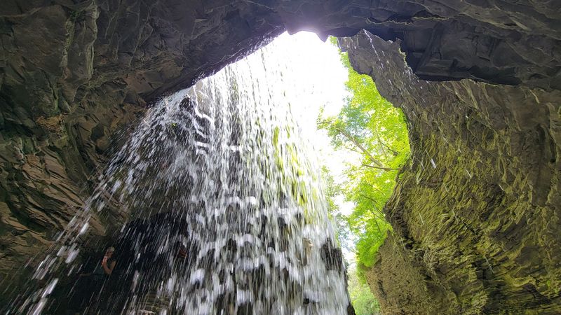 Rainbow Falls Up Close Rainbow Falls Up Close