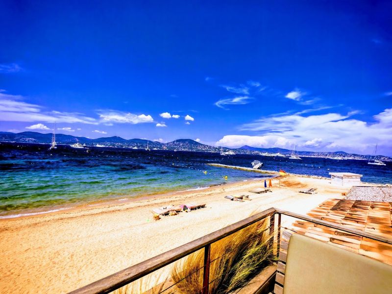 Relax on the Beaches of Saint-Tropez Relax on the Beaches of Saint-Tropez