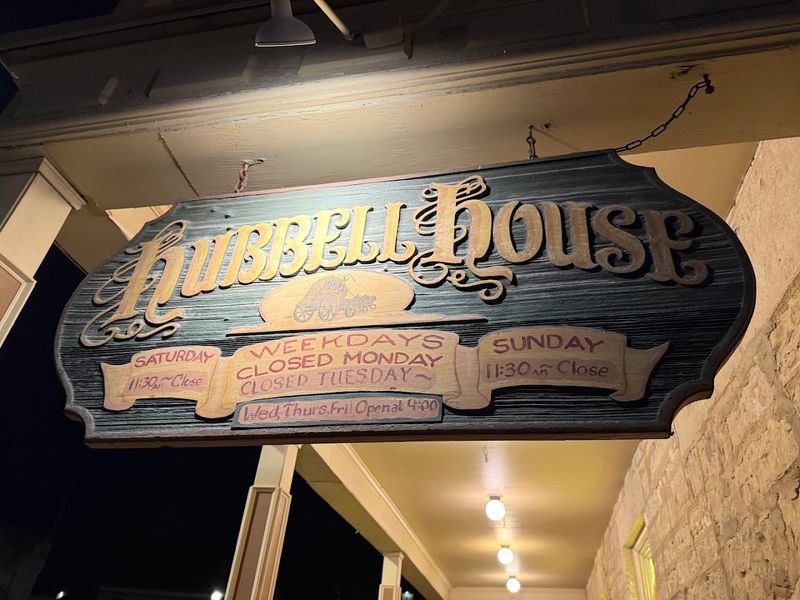 Reservations, Hours, and What to Expect on Arrival