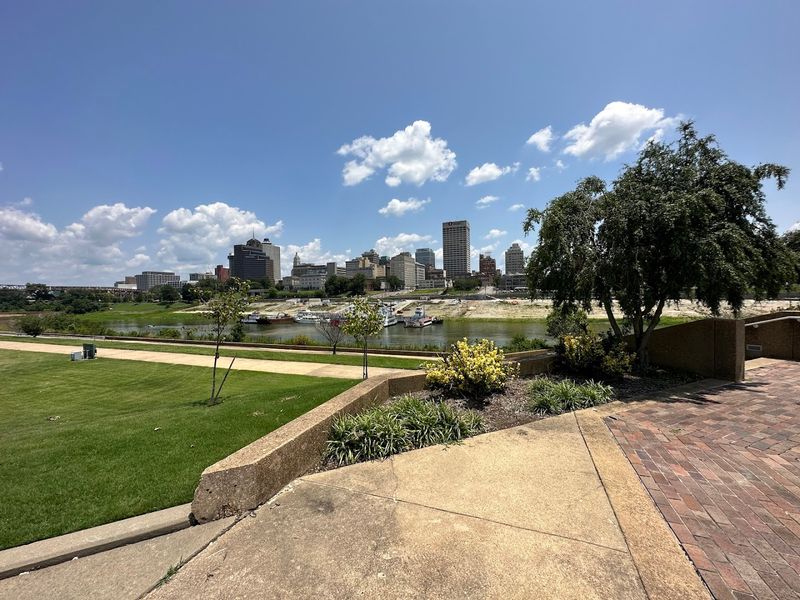 River Views That Frame the Whole Experience