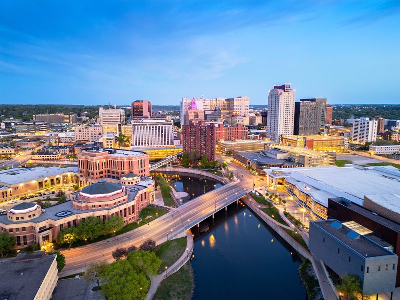 Rochester, Minnesota: The City That Earns Its Reputation Rochester, Minnesota: The City That Earns Its Reputation